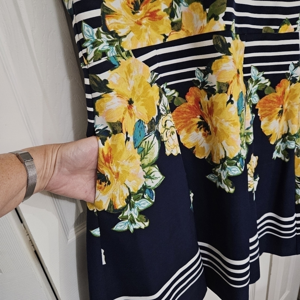 CB Blue/White/Yellow Floral Sleeveless Dress Size 16 - Picture 4 of 11